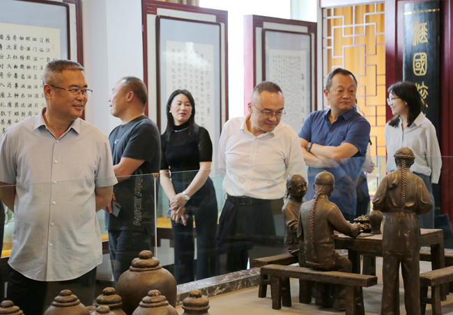 EA7A0325_副本_副本.jpg EA7A0325_副本_副本.jpg